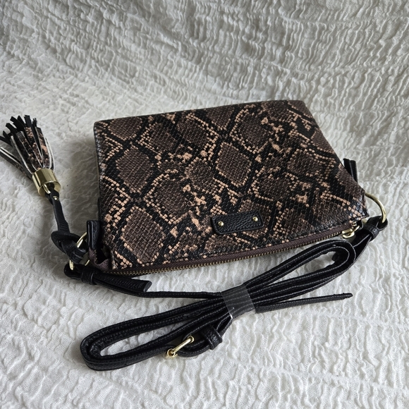 Crossbody or Shoulder Purse Bag Snake Print‎ Chic multiple pockets NWOT - Picture 4 of 13
